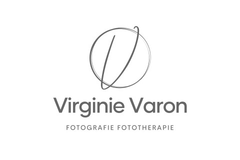 Virginie Varon - Design by Virginie, Hochzeitsfotograf · Video Eningen, Logo