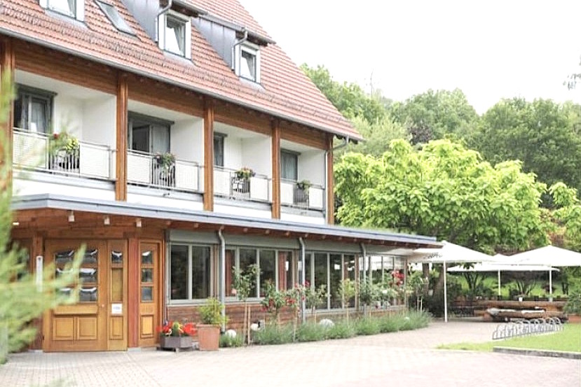 Landhotel Waldheim, Hochzeitslocations Pliezhausen, Kontaktbild
