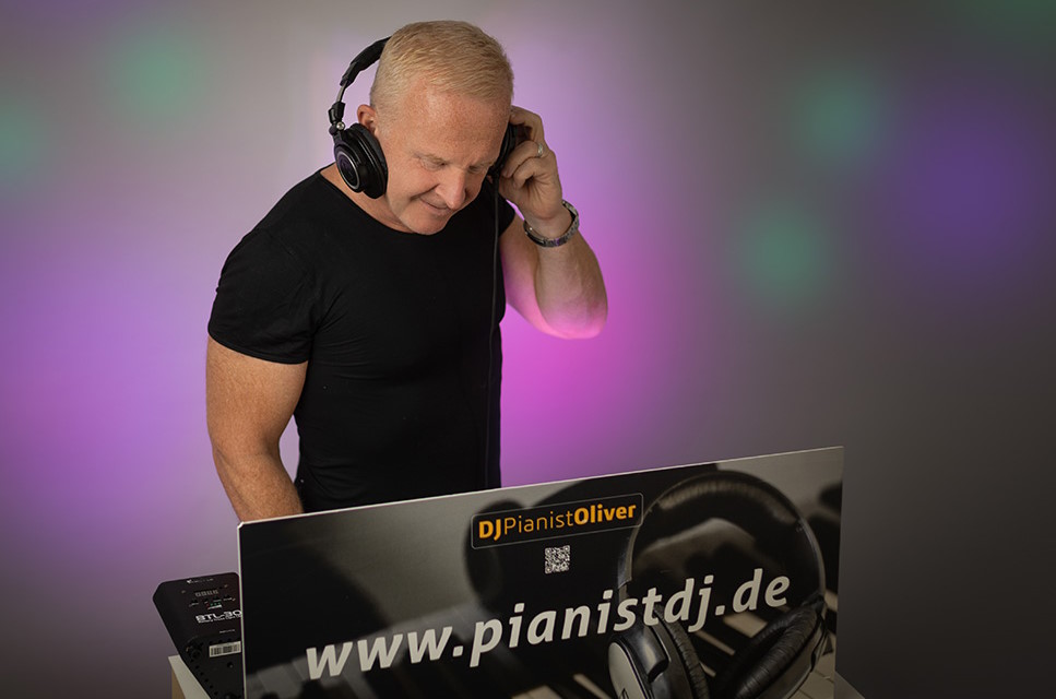 Hochzeits-DJ & Pianist Oliver - der perfekte Musikmix Bild 1