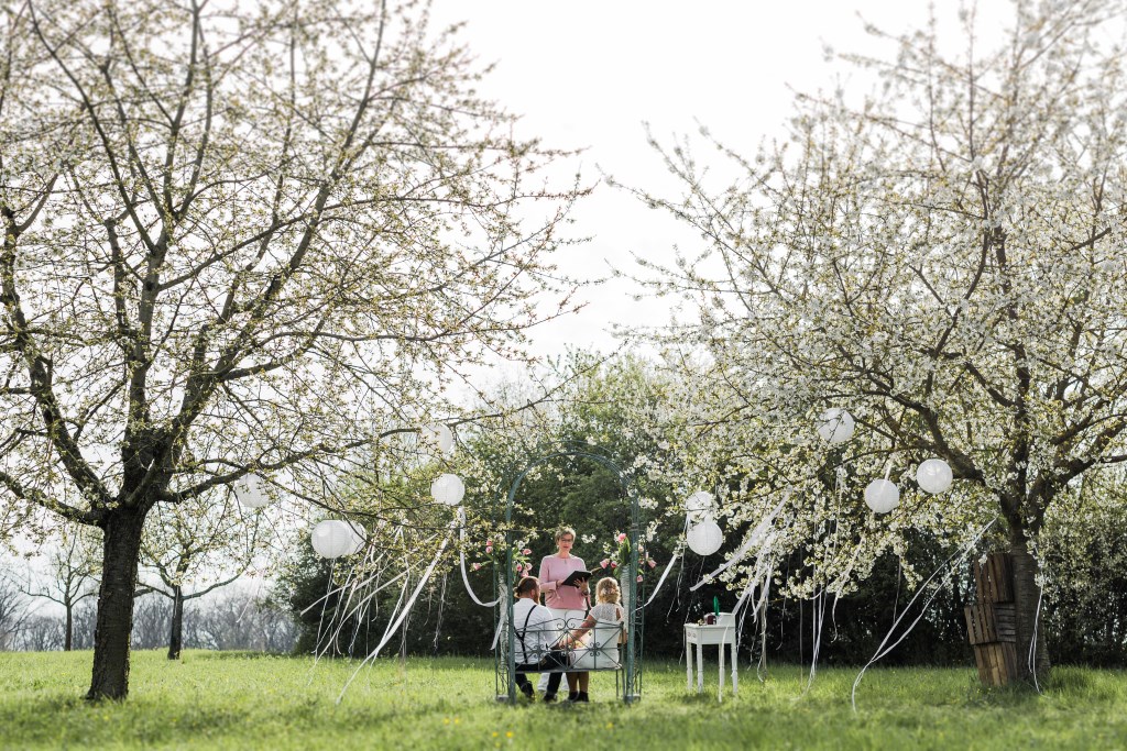 Freie Trauzeremonie auf Streuobstwiese