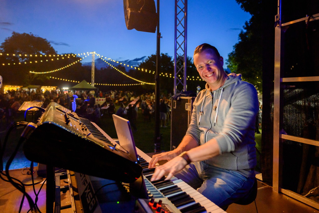 Dirk Schieborn von der Band Dropzone